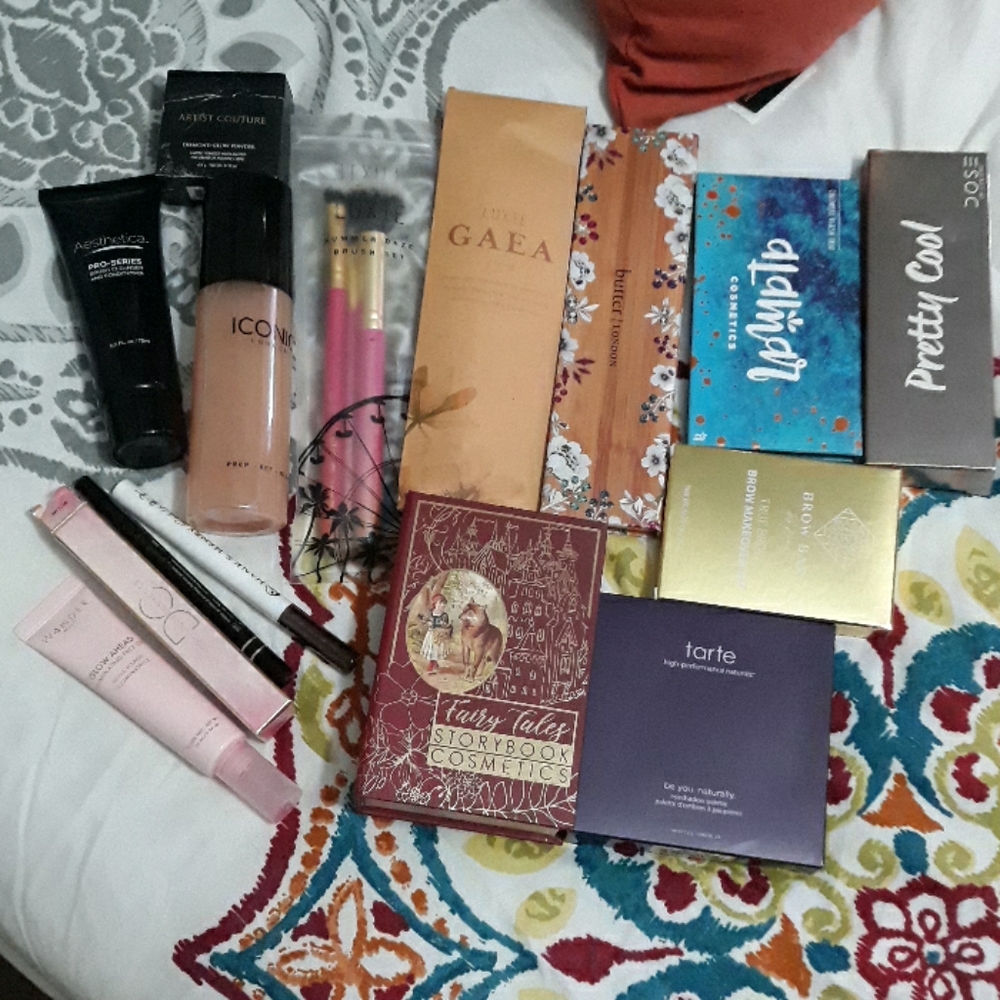 Makeup bundles